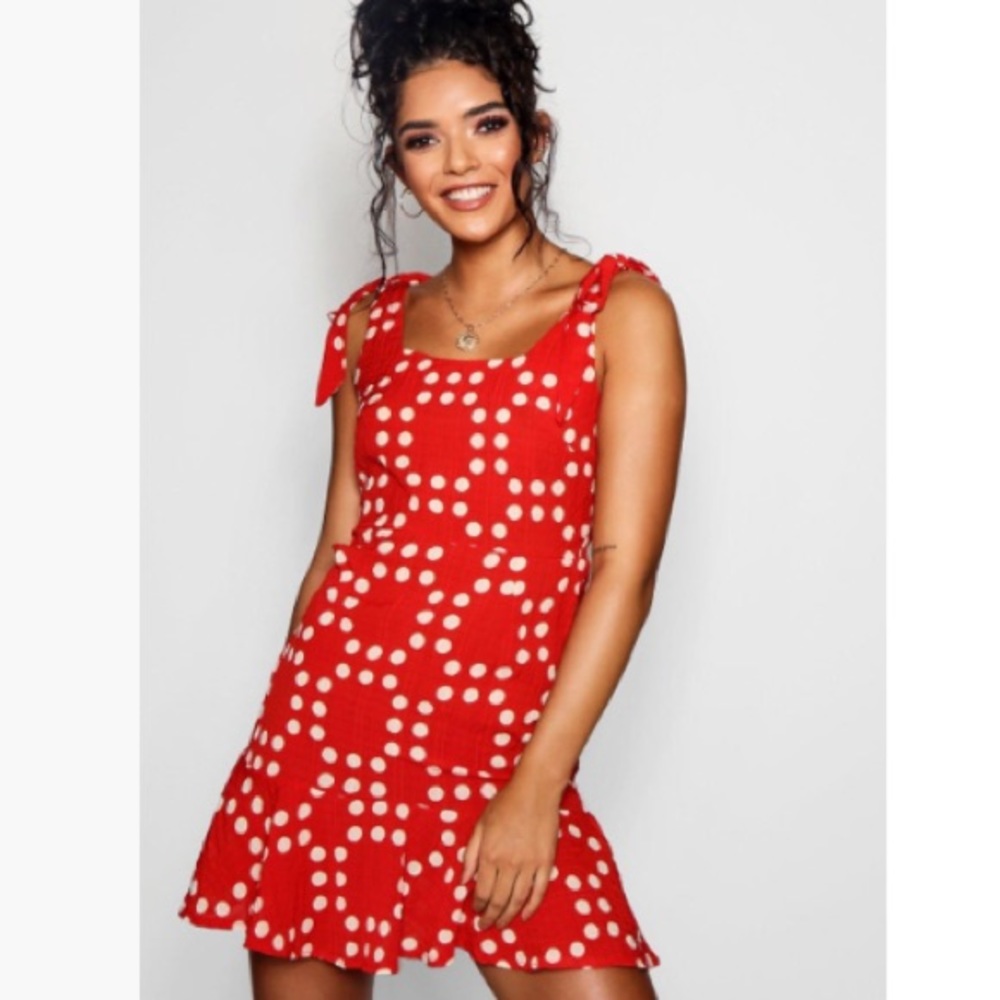 Boohoo NWT summer dress